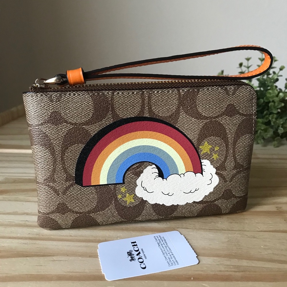 Coach wristlet🎈🎈